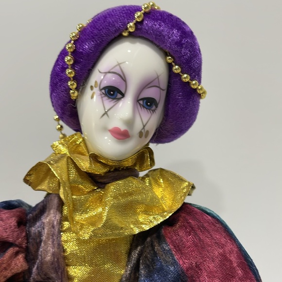 Dancing Musical Masquerade Pierrot Doll Christmas Around the World - Picture 4 of 15